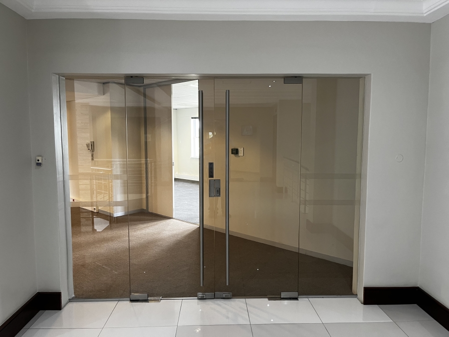 To Let commercial Property for Rent in Rosenpark Western Cape